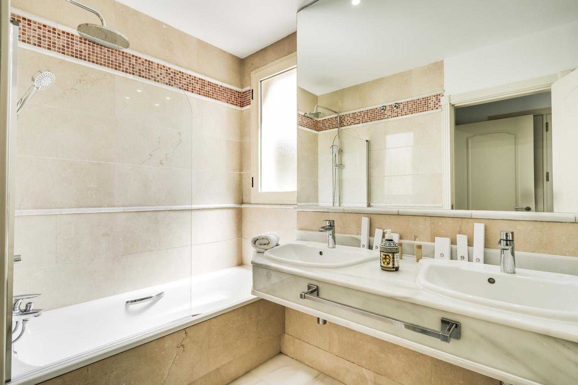 Molo Residences Boutique Apartments & Spa マルベーリャ エクステリア 写真