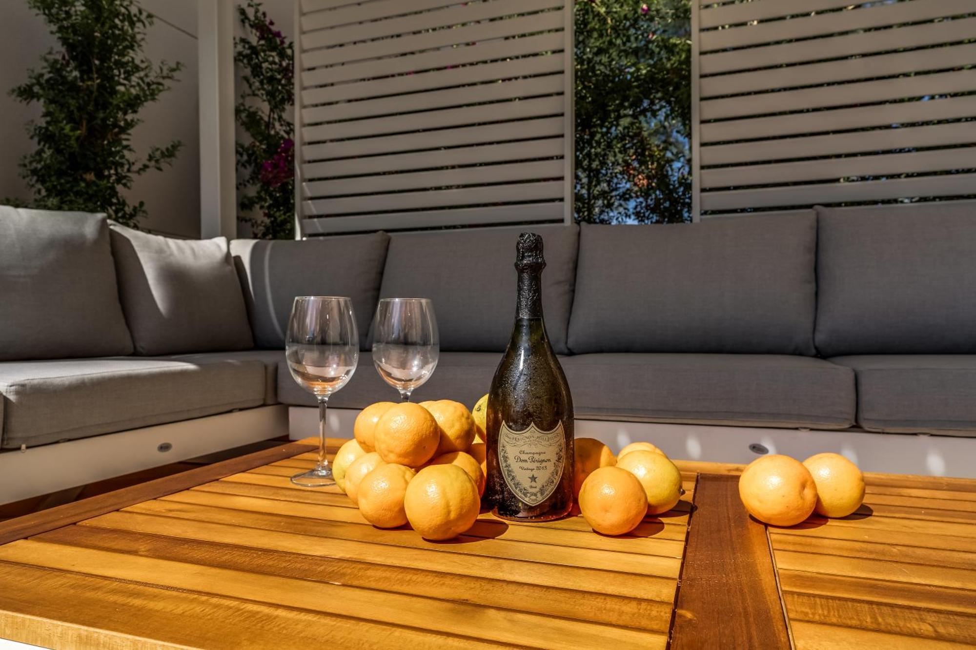 Molo Residences Boutique Apartments & Spa マルベーリャ エクステリア 写真