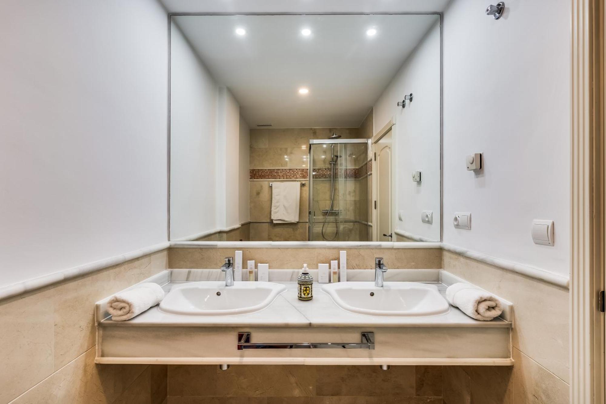 Molo Residences Boutique Apartments & Spa マルベーリャ エクステリア 写真