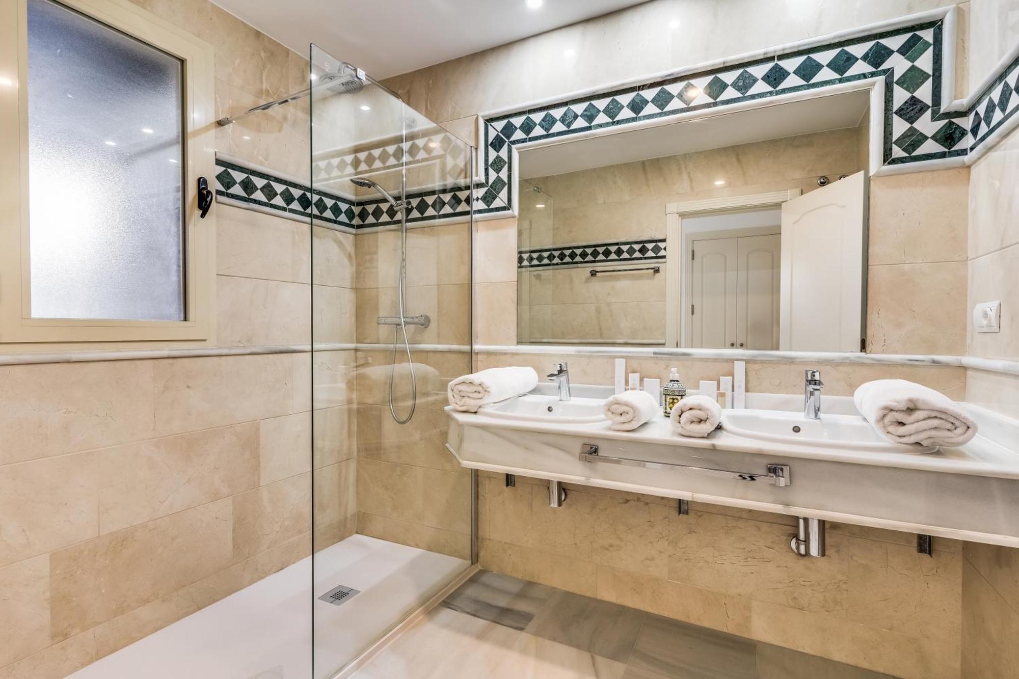 Molo Residences Boutique Apartments & Spa マルベーリャ エクステリア 写真